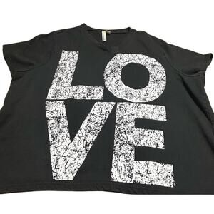 Feathers Black and White 'Love' Women’s T-Shirt